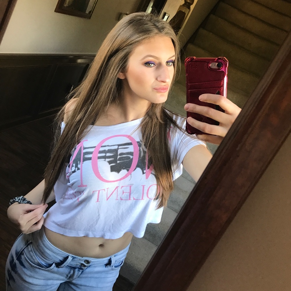 Meet your Posher, Kenzi